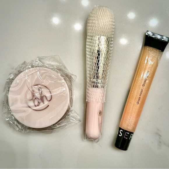 BH Cosmetics Fair Lights Body Shimmer w Makeup Brush & Sephora Pink Lip Gloss - Picture 1 of 2